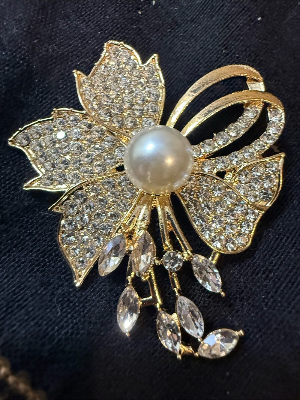 Gold Tone Pearl & Crystal Floral Brooch - Elegant Women's Jewelry